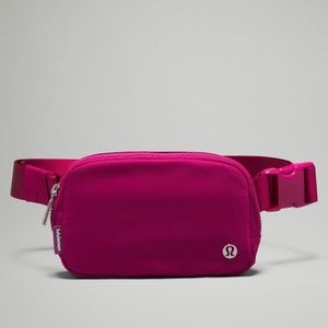 Lululemon Everywhere Belt Bag